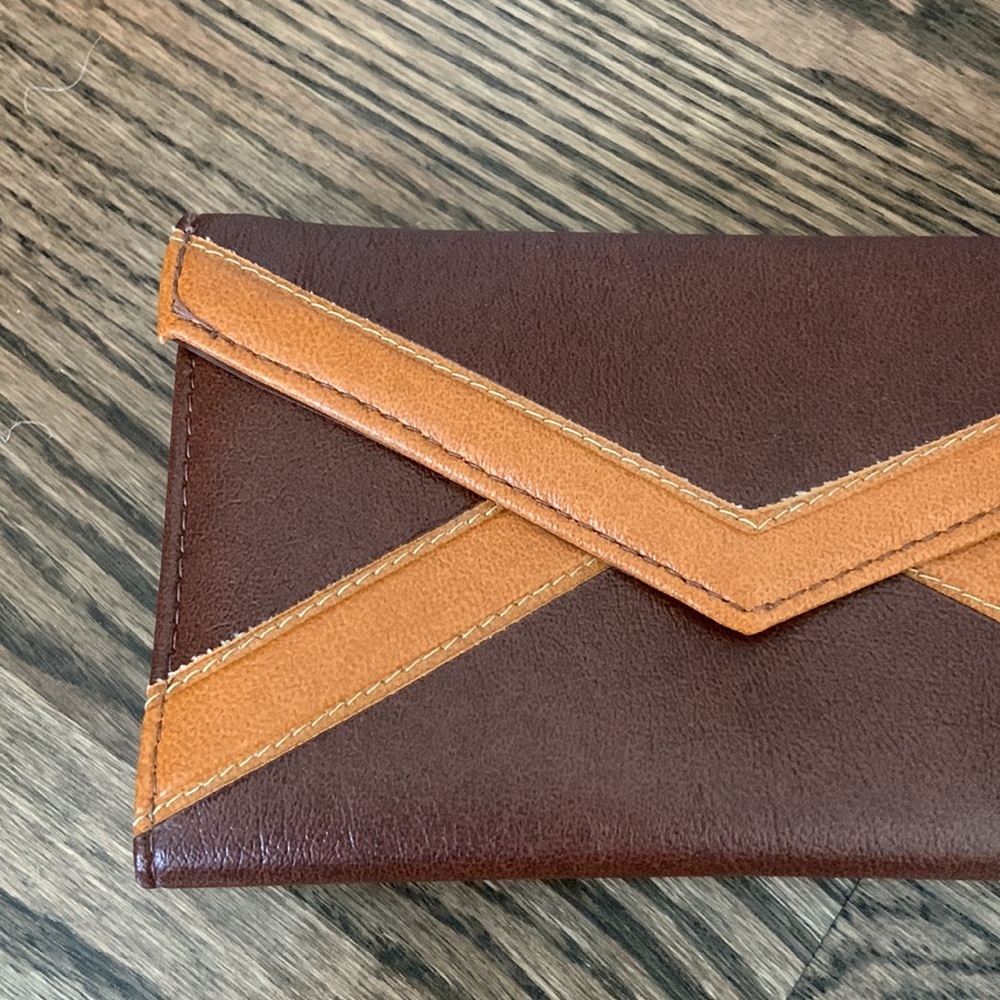 Vintage Aristocrat Leather Trifold Wallet - Picture 2 of 7